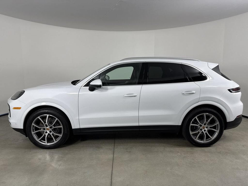 Certified 2026 Porsche Cayenne AWD/4WD image 2