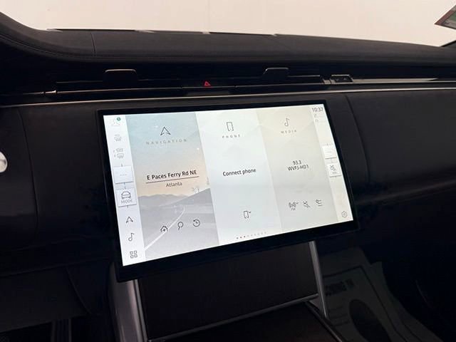 New 2025 Land Rover Range Rover SE image 31