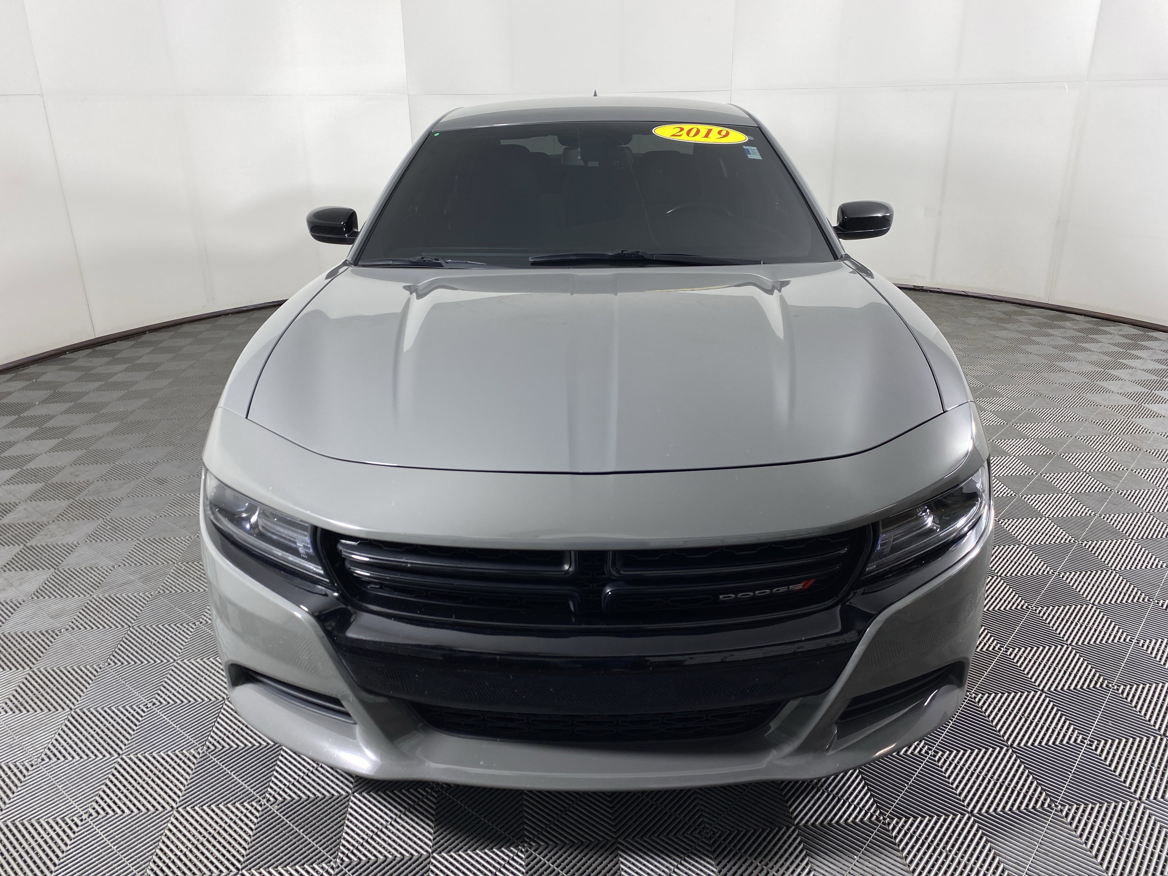 Used 2019 Dodge Charger SXT w/ Blacktop Package image 12