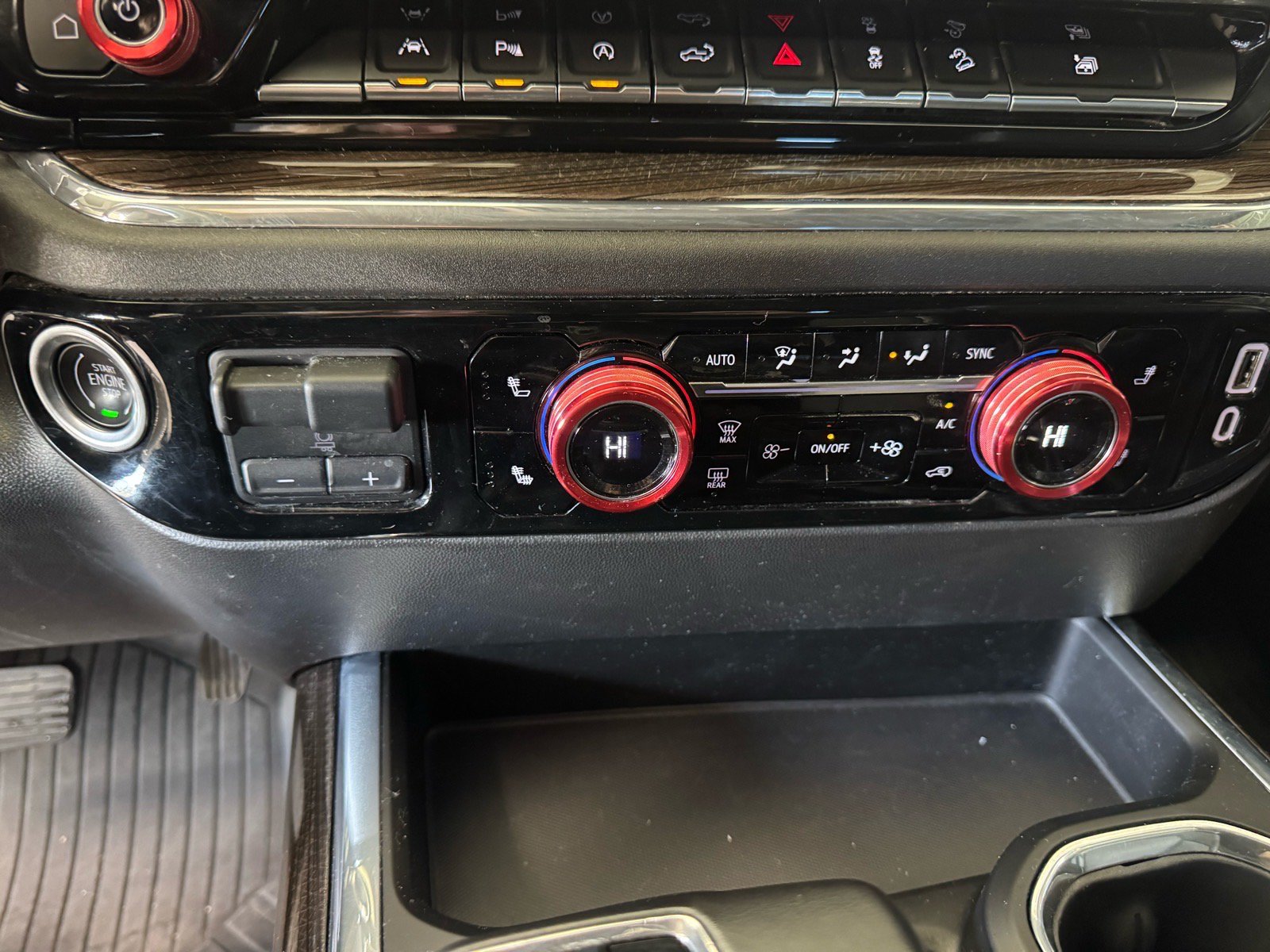Used 2024 Chevrolet Silverado 1500 LT Trail Boss w/ LT Trail Boss Premium Package AWD/4WD image 23