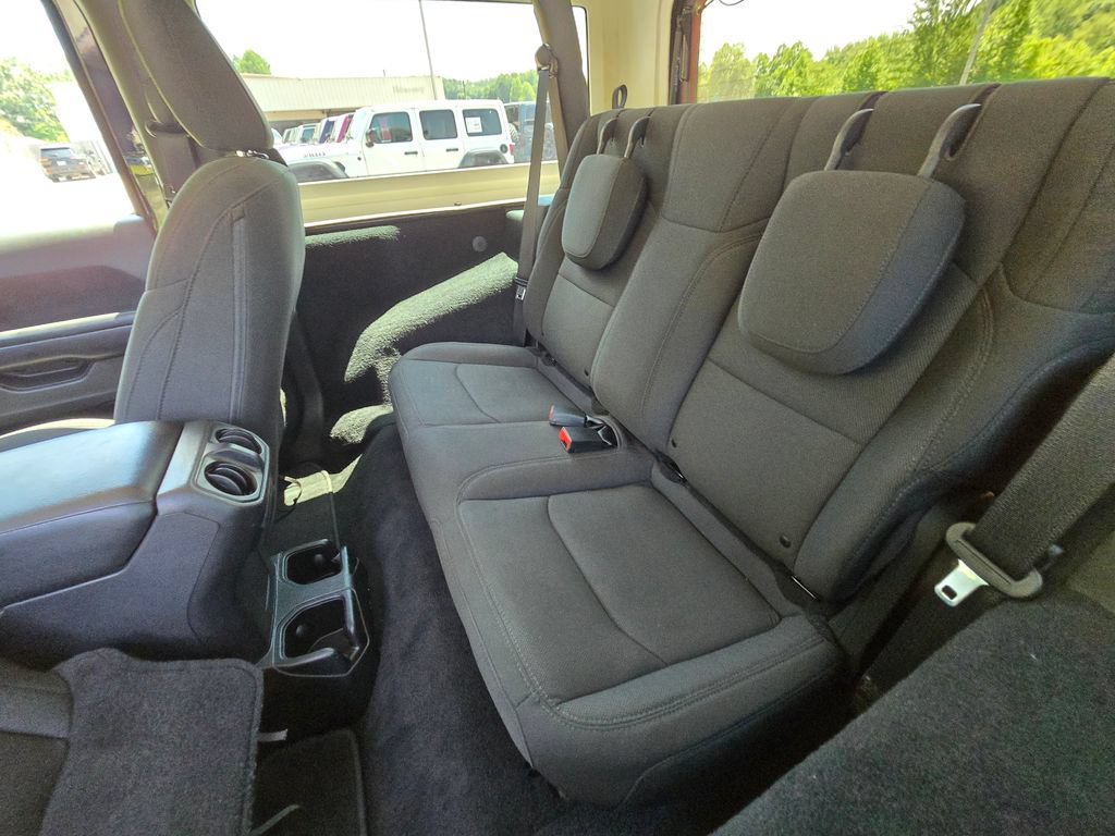 Used 2019 Jeep Wrangler Sport AWD/4WD image 10