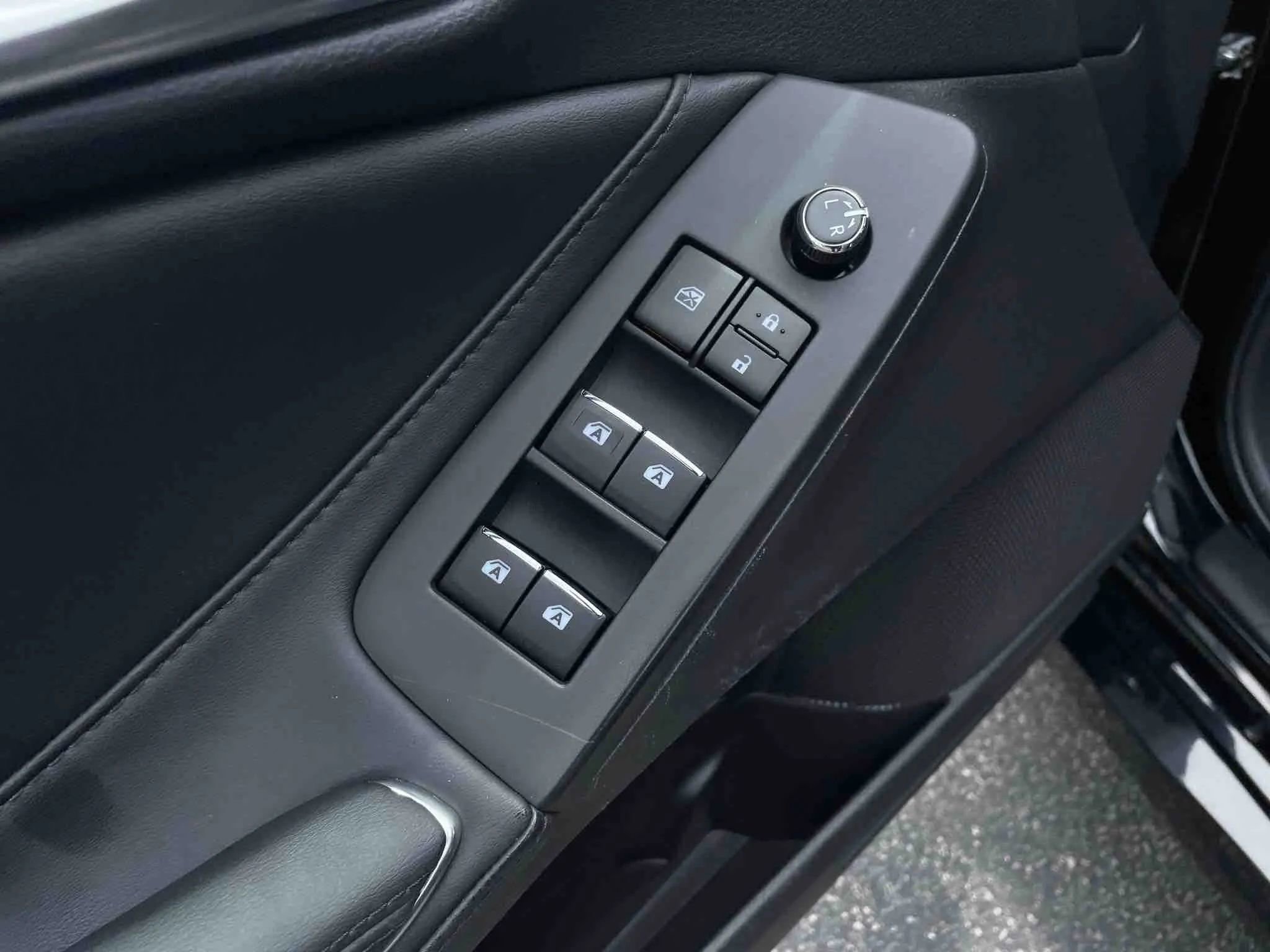 Used 2019 Toyota Avalon XLE image 29