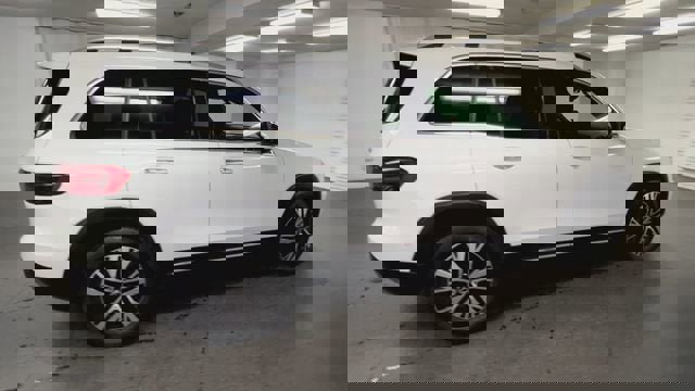 Used 2024 Mercedes-Benz GLB 250 4MATIC image 8