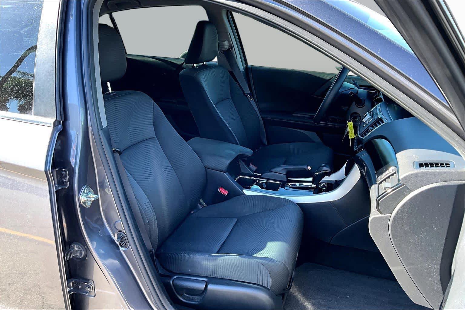 Used 2017 Honda Accord LX image 8