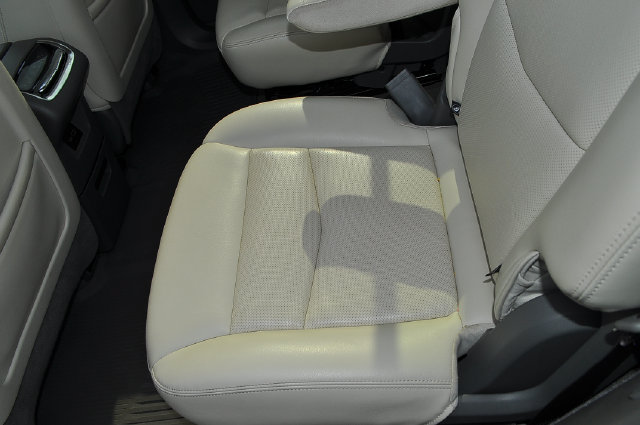 Used 2025 Cadillac XT6 Premium Luxury w/ LPO, Floor Liner Package AWD/4WD image 15