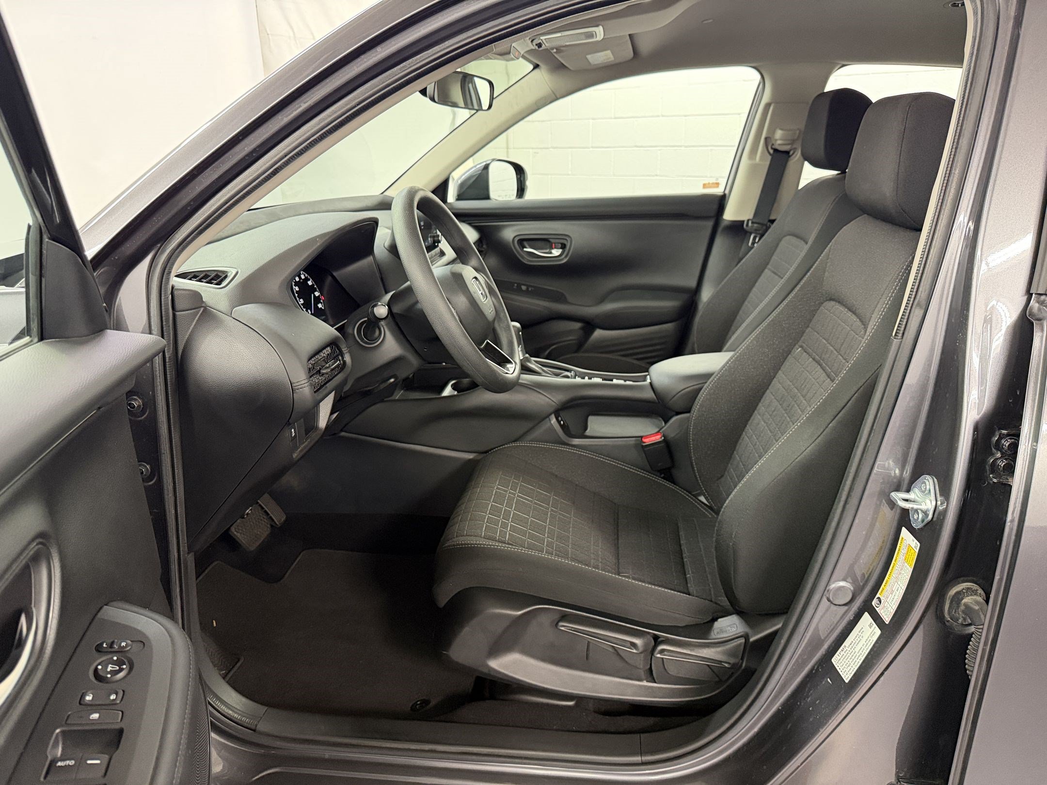 Certified 2024 Honda HR-V LX image 5