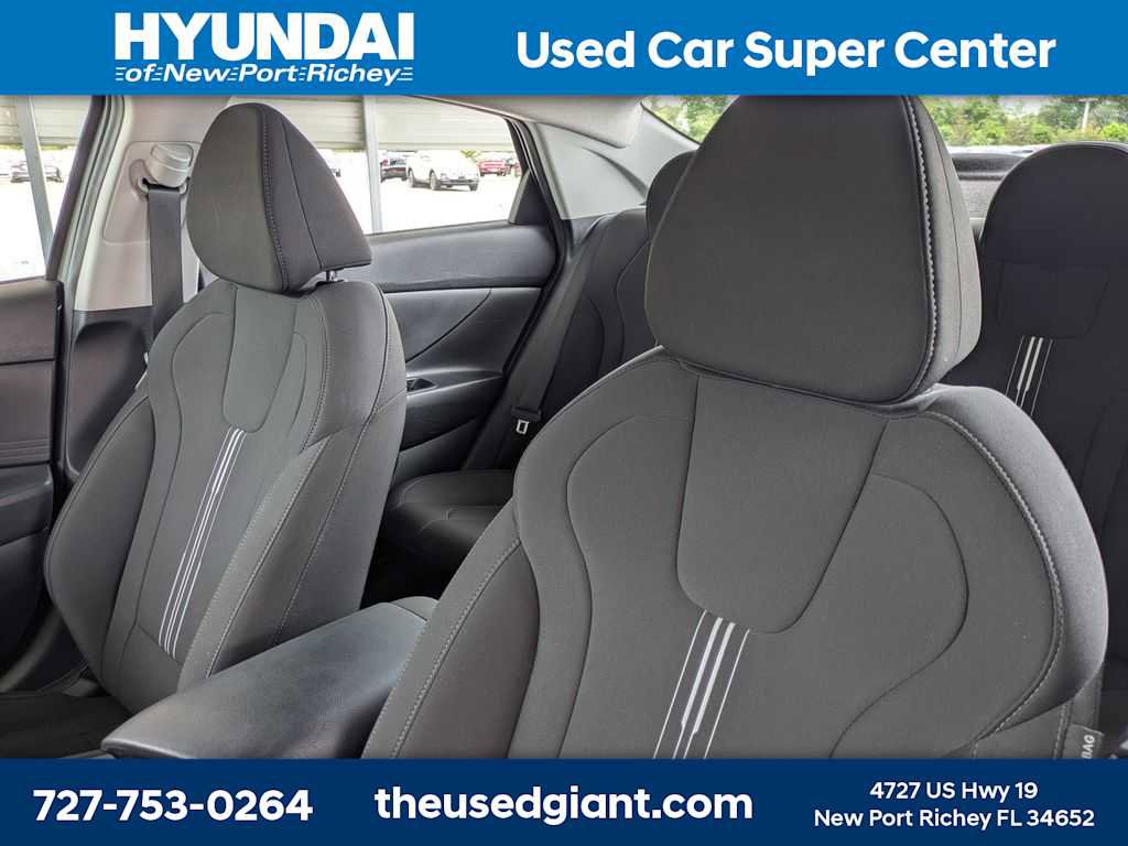 Used 2023 Hyundai Elantra SEL FWD image 7