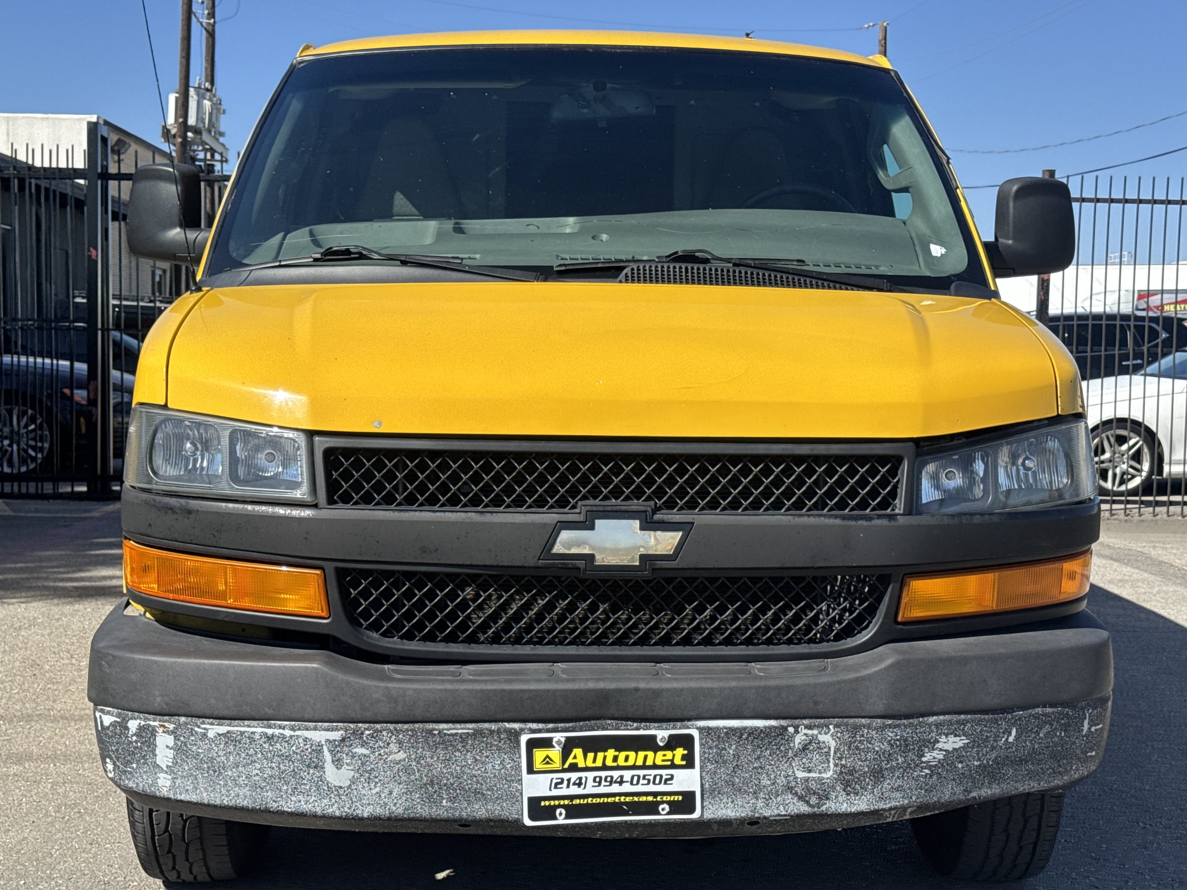 Used 2019 Chevrolet Express 2500 RWD image 6
