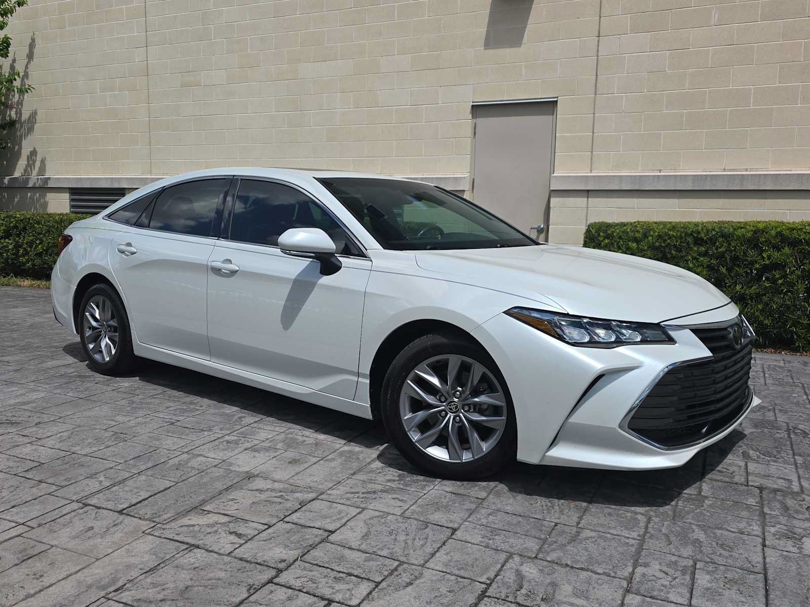 Used 2022 Toyota Avalon XLE w/ Moonroof Package FWD image 28