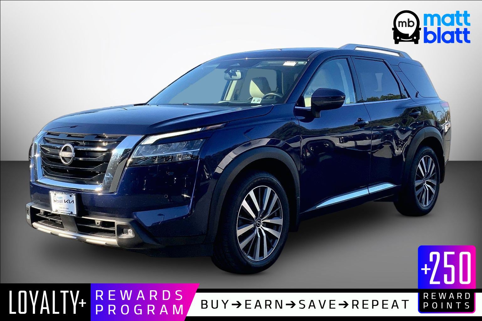 Used 2022 Nissan Pathfinder Platinum w/ Cargo Package AWD/4WD image 1