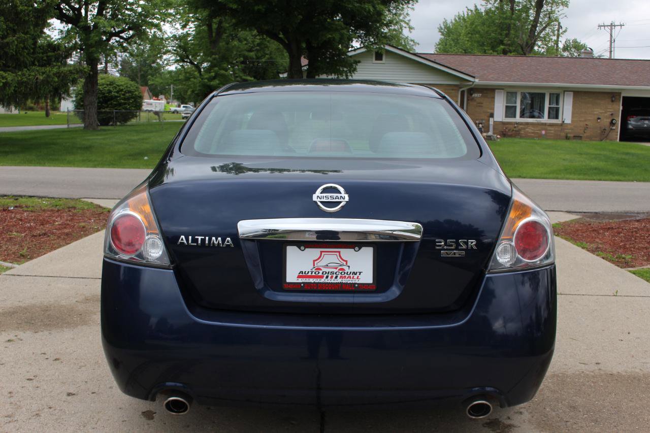 Used 2011 Nissan Altima 3.5 SR FWD image 8
