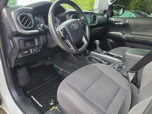 Used 2019 Toyota Tacoma TRD Sport AWD/4WD image 5