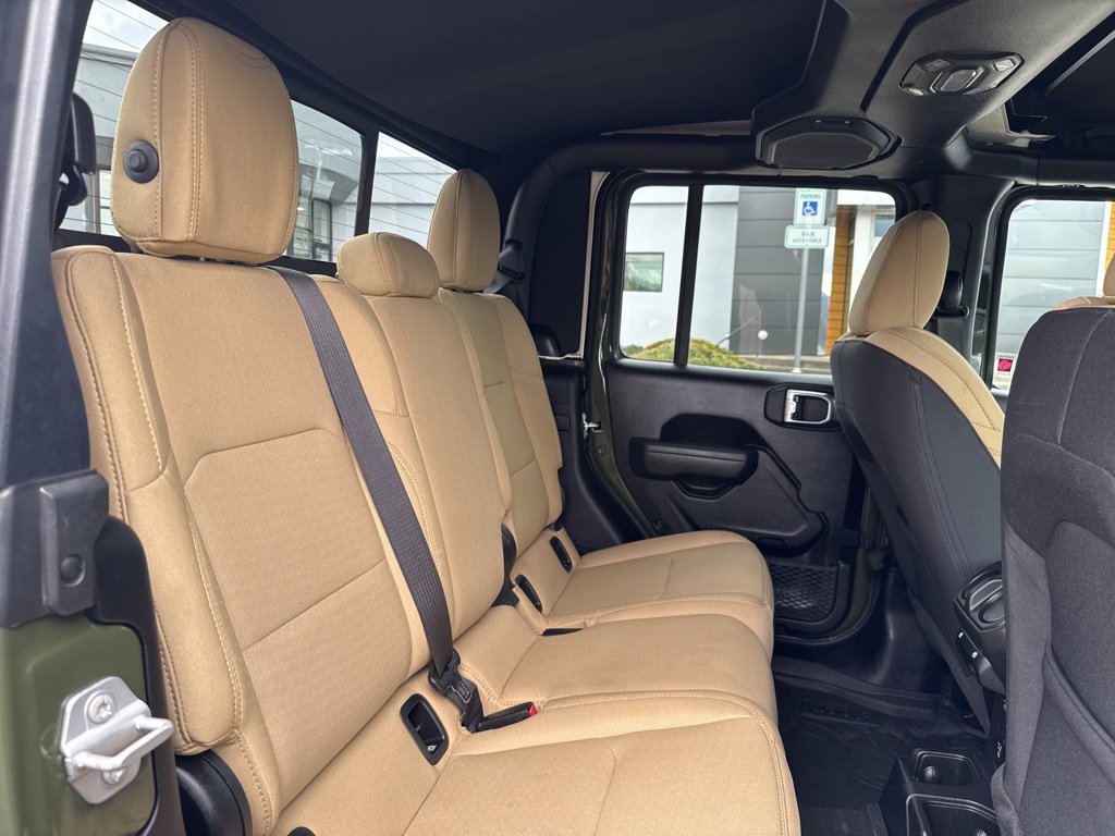 Used 2023 Jeep Gladiator Willys image 27