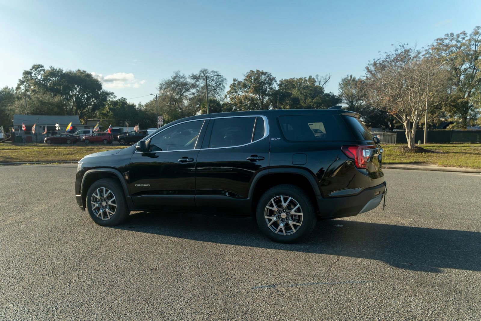 Used 2021 GMC Acadia SLE image 4