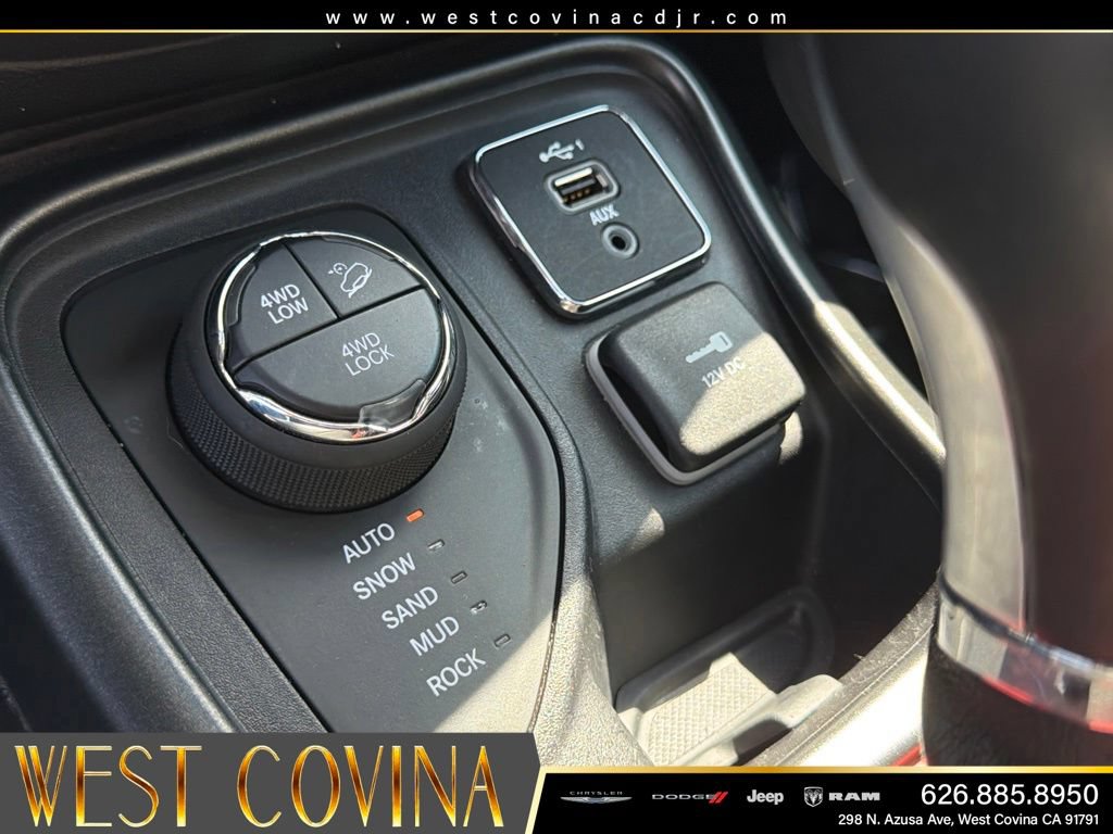 Used 2021 Jeep Compass Trailhawk w/ Sun and Sound Group AWD/4WD image 24