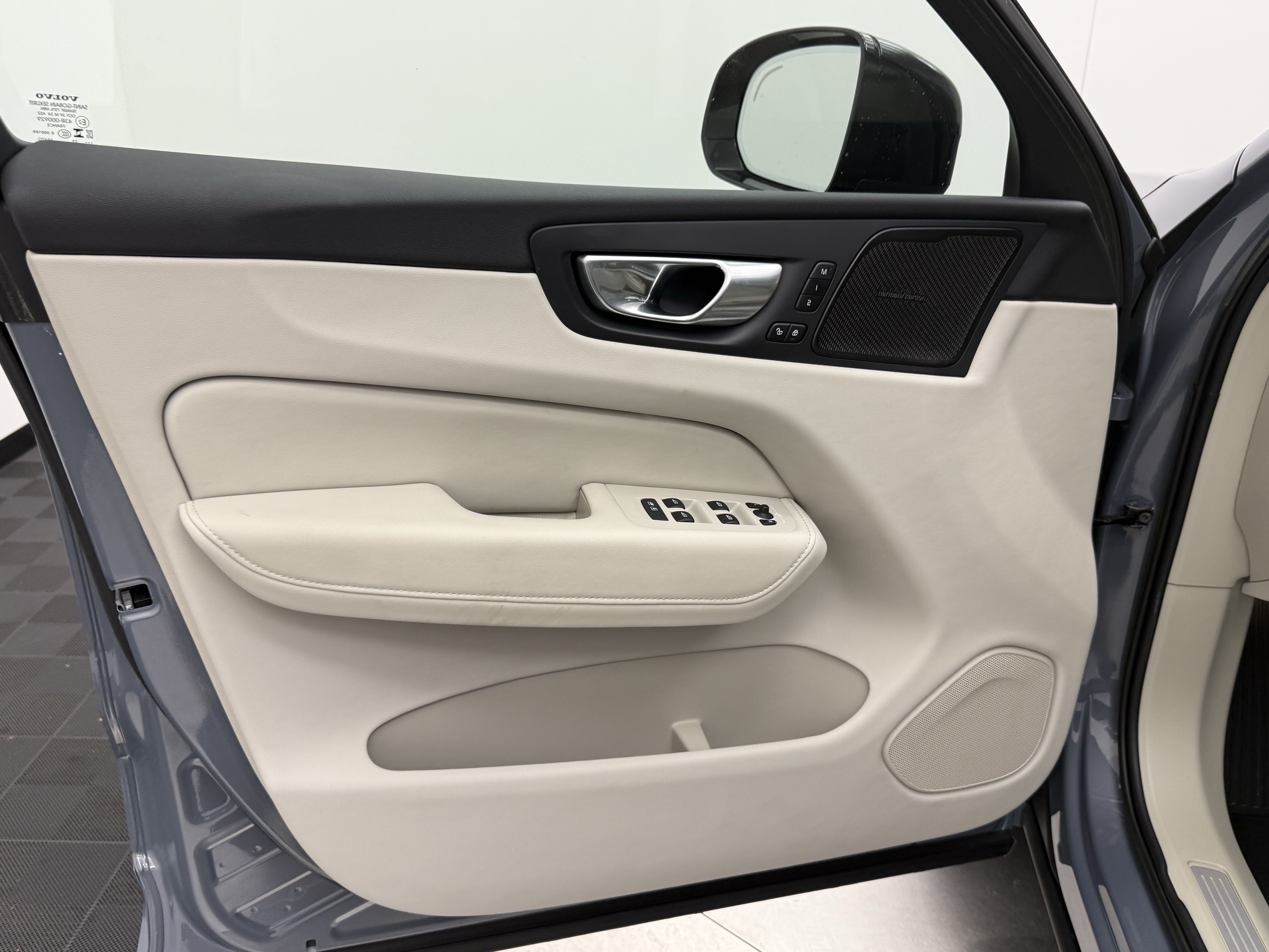 Certified 2023 Volvo XC60 B5 Plus w/ Climate Package FWD image 10