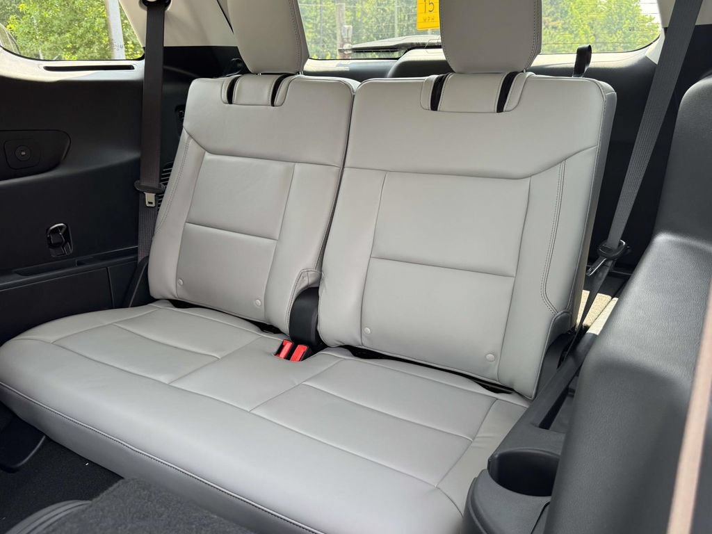 New 2026 Ford Explorer Active w/ Active Comfort Package AWD/4WD image 16
