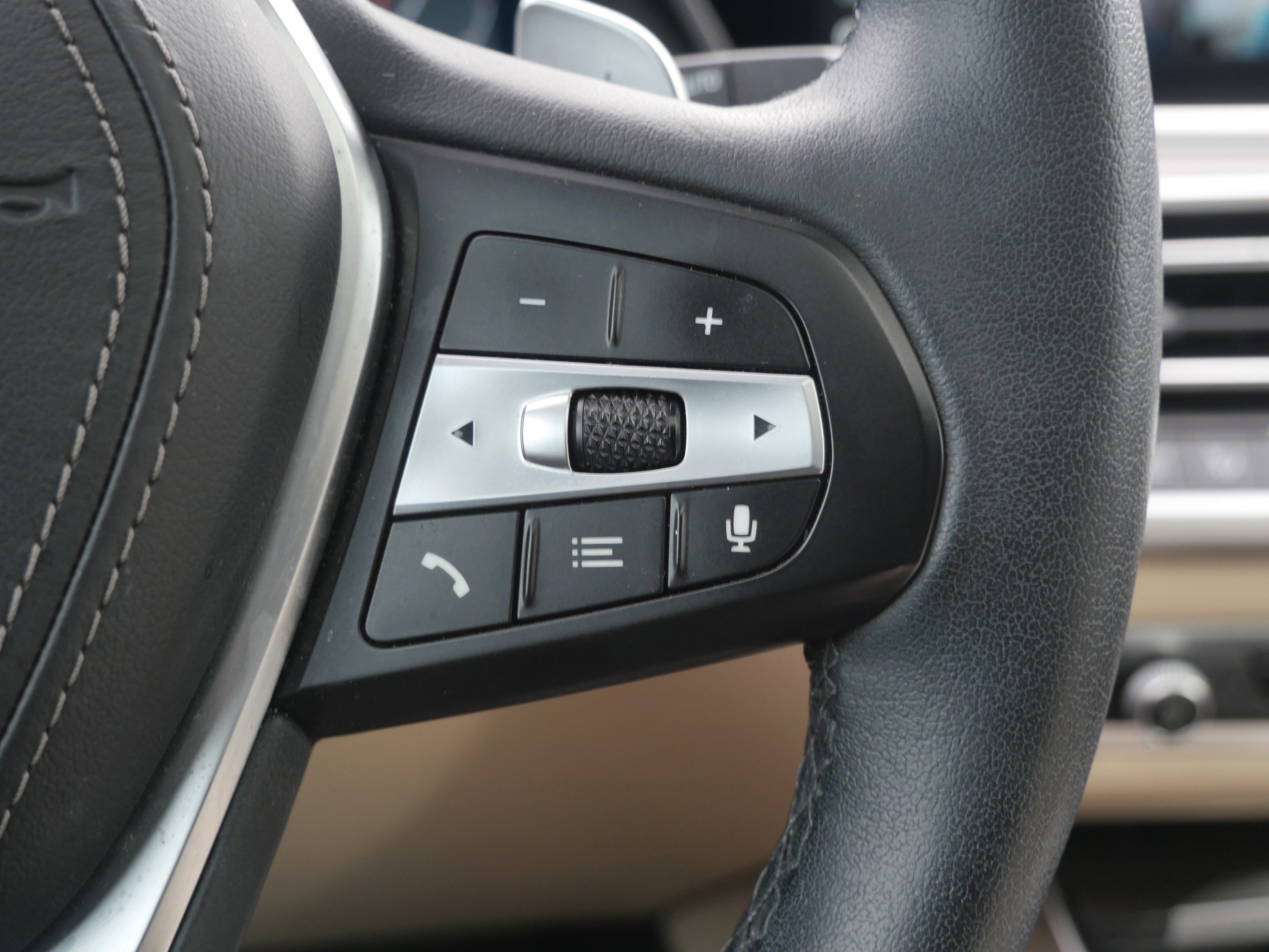 Used 2022 BMW X5 xDrive40i w/ Premium Package image 24