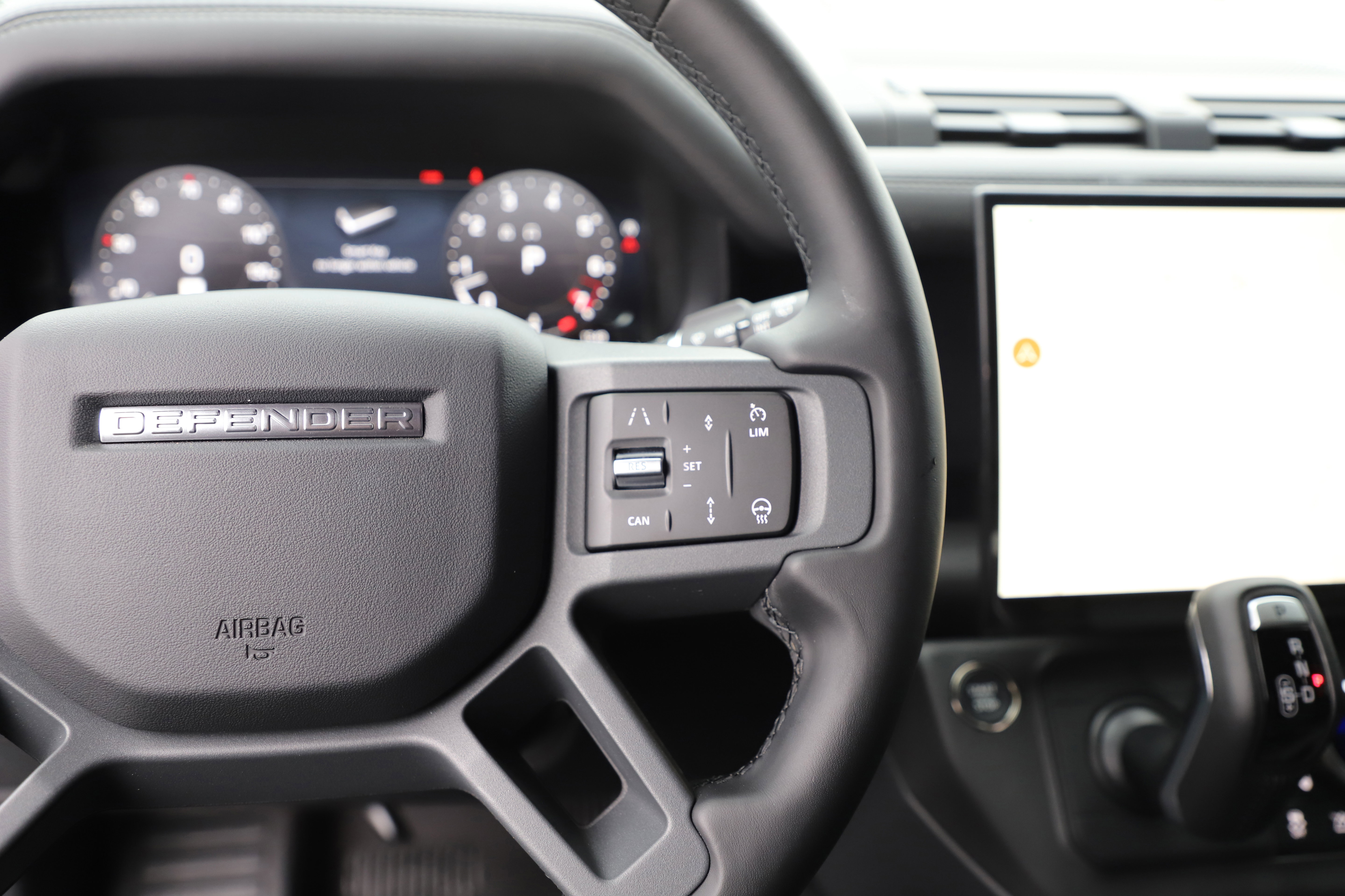 New 2026 Land Rover Defender 110 X-Dynamic SE image 24