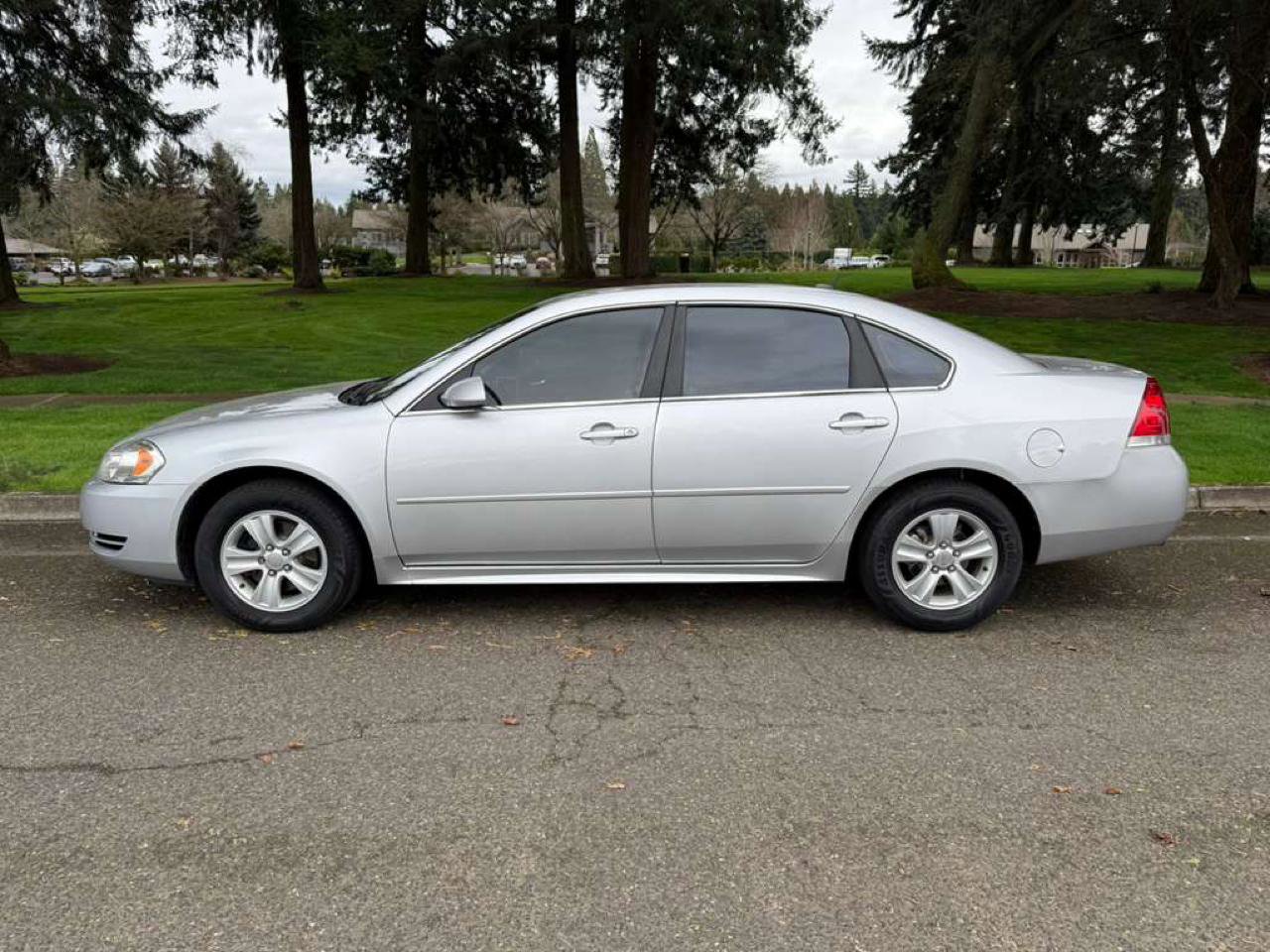 Used 2014 Chevrolet Impala Limited LS image 2