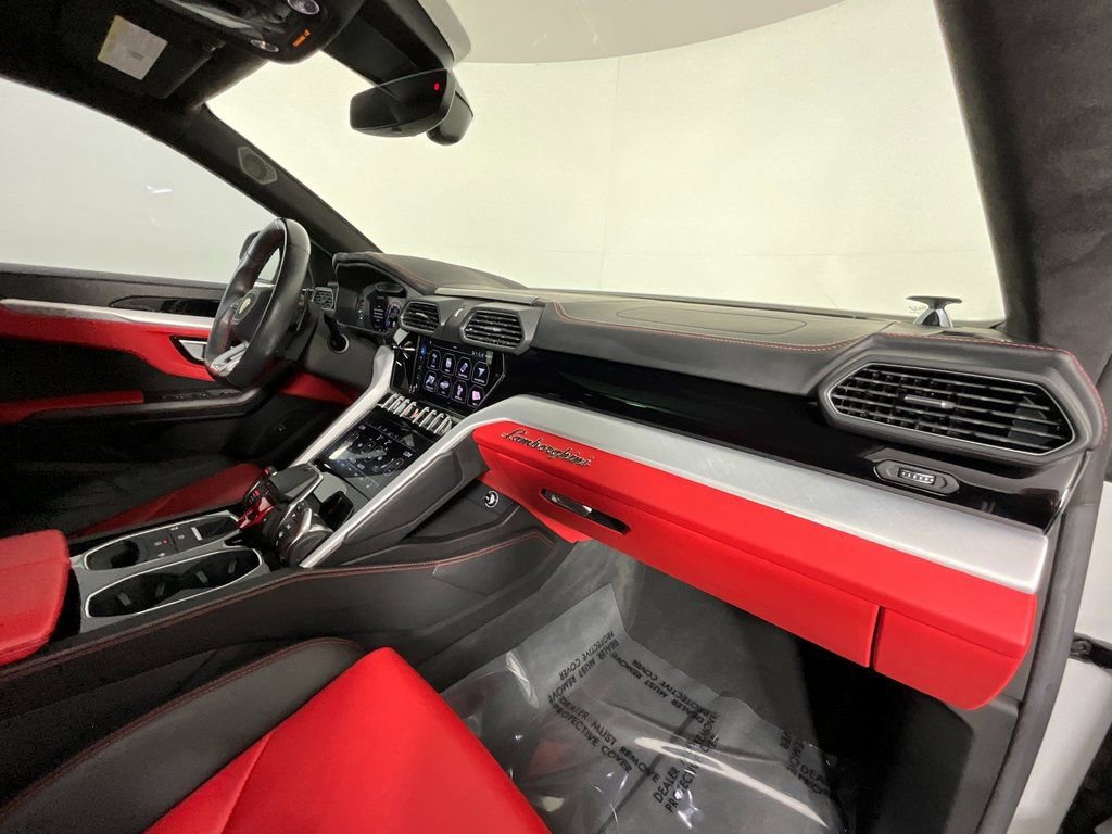 Used 2020 Lamborghini Urus image 19