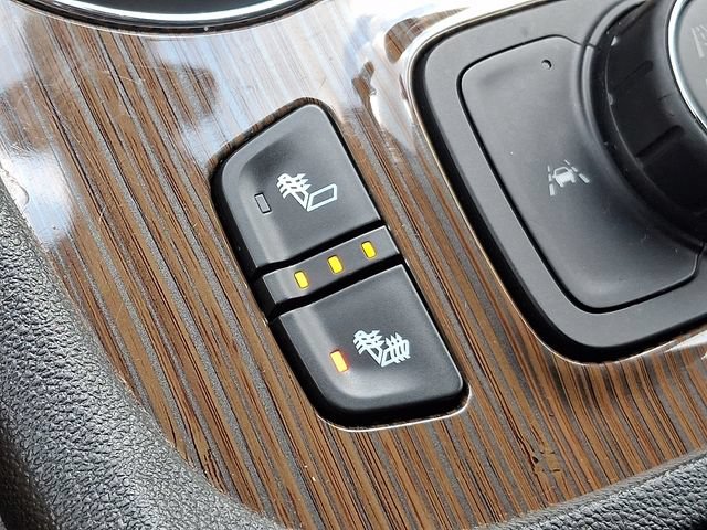Used 2023 GMC Acadia SLE w/ Driver Convenience Package AWD/4WD image 22