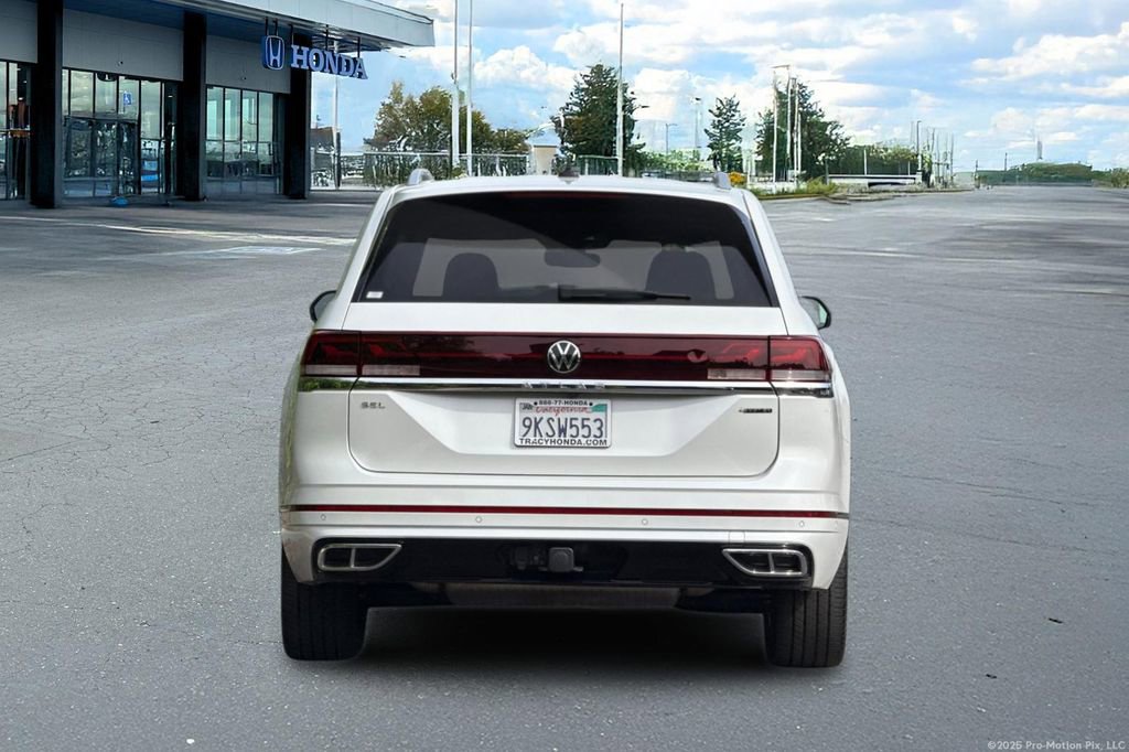 Used 2024 Volkswagen Atlas SEL Premium R-Line image 8