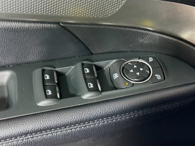 Used 2018 Ford Explorer XLT AWD/4WD image 18