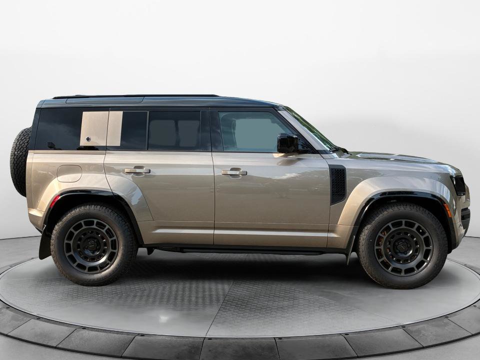 New 2026 Land Rover Defender 110 OCTA AWD/4WD image 8