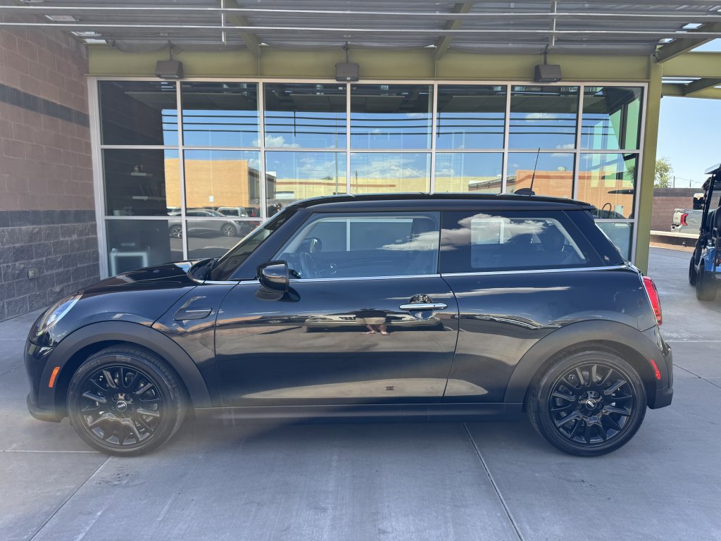 Used 2024 MINI Cooper 2-Door Hardtop FWD image 7
