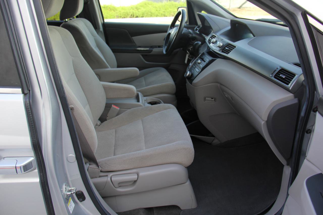 Used 2011 Honda Odyssey EX image 25