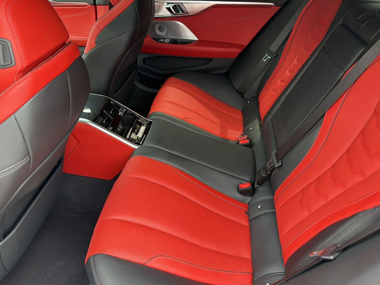 Certified 2024 BMW ALPINA B8 xDrive Gran Coupe AWD/4WD image 25