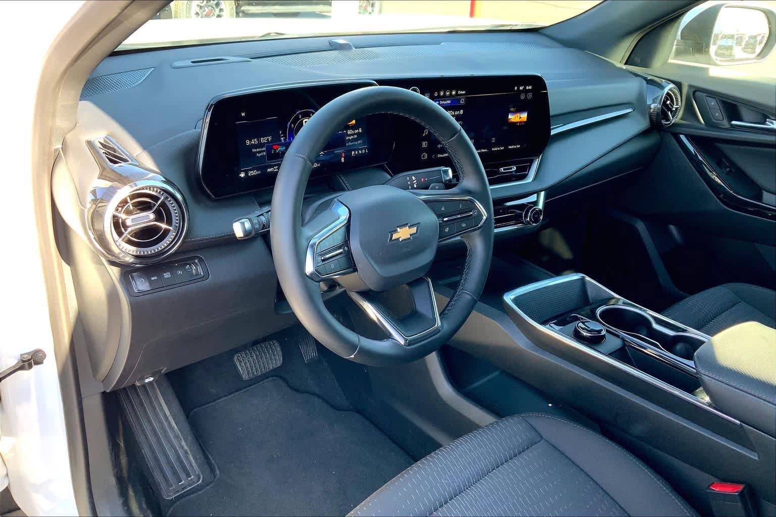 Used 2026 Chevrolet Equinox LT AWD/4WD image 18