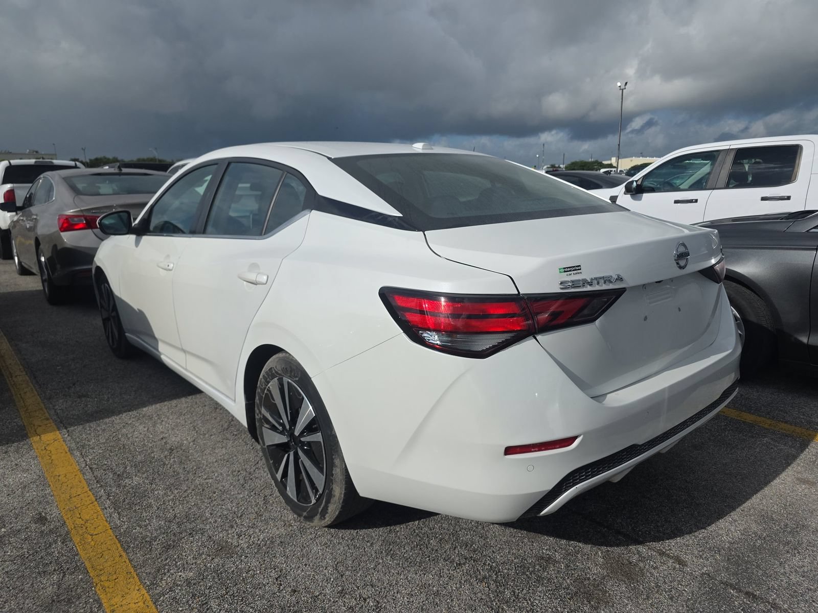 Used 2022 Nissan Sentra SV FWD image 8