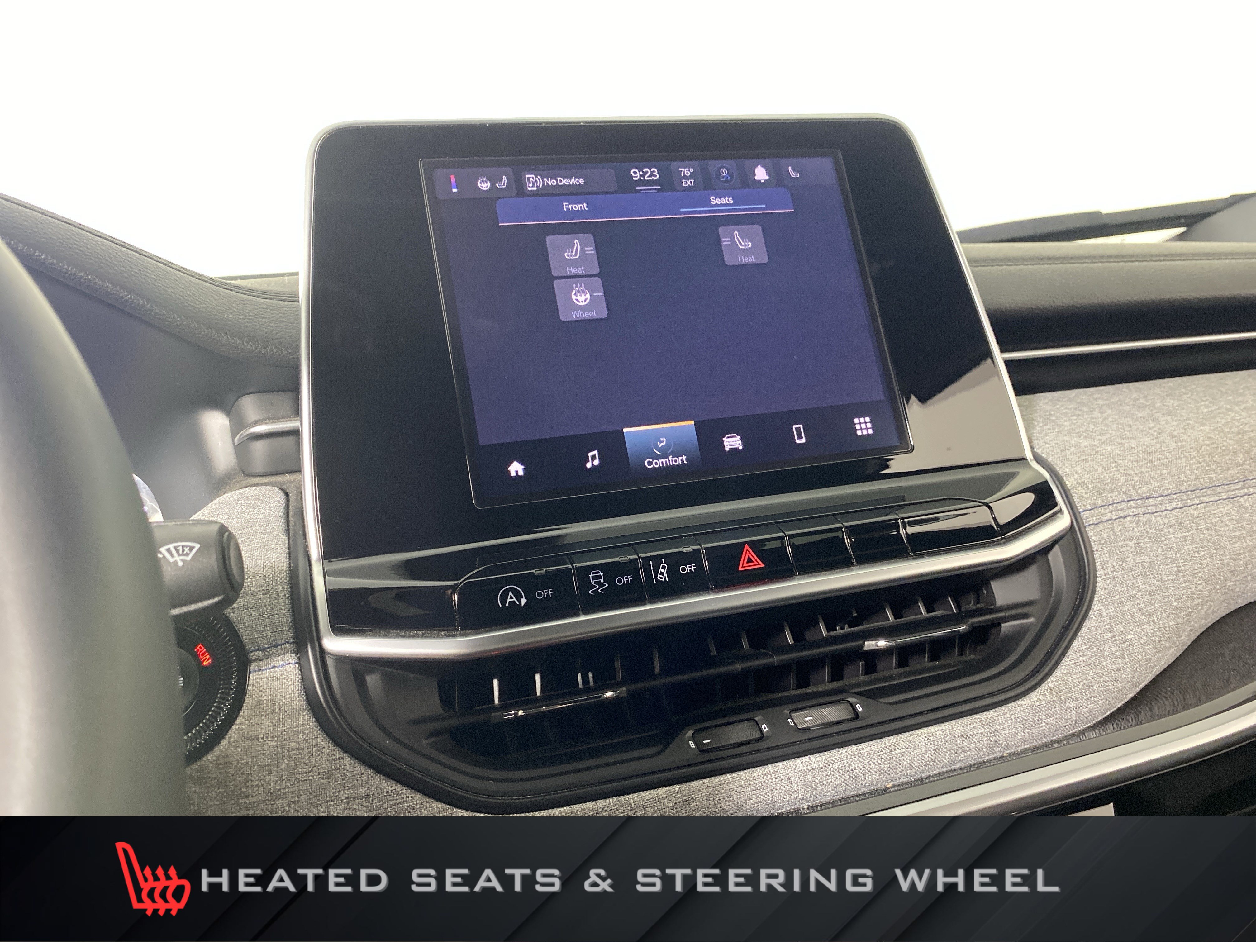 Used 2025 Jeep Compass Latitude AWD/4WD image 5