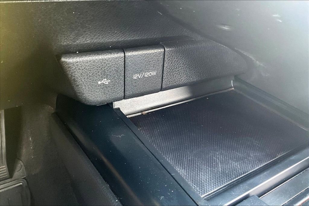 Used 2020 Toyota Camry SE image 15