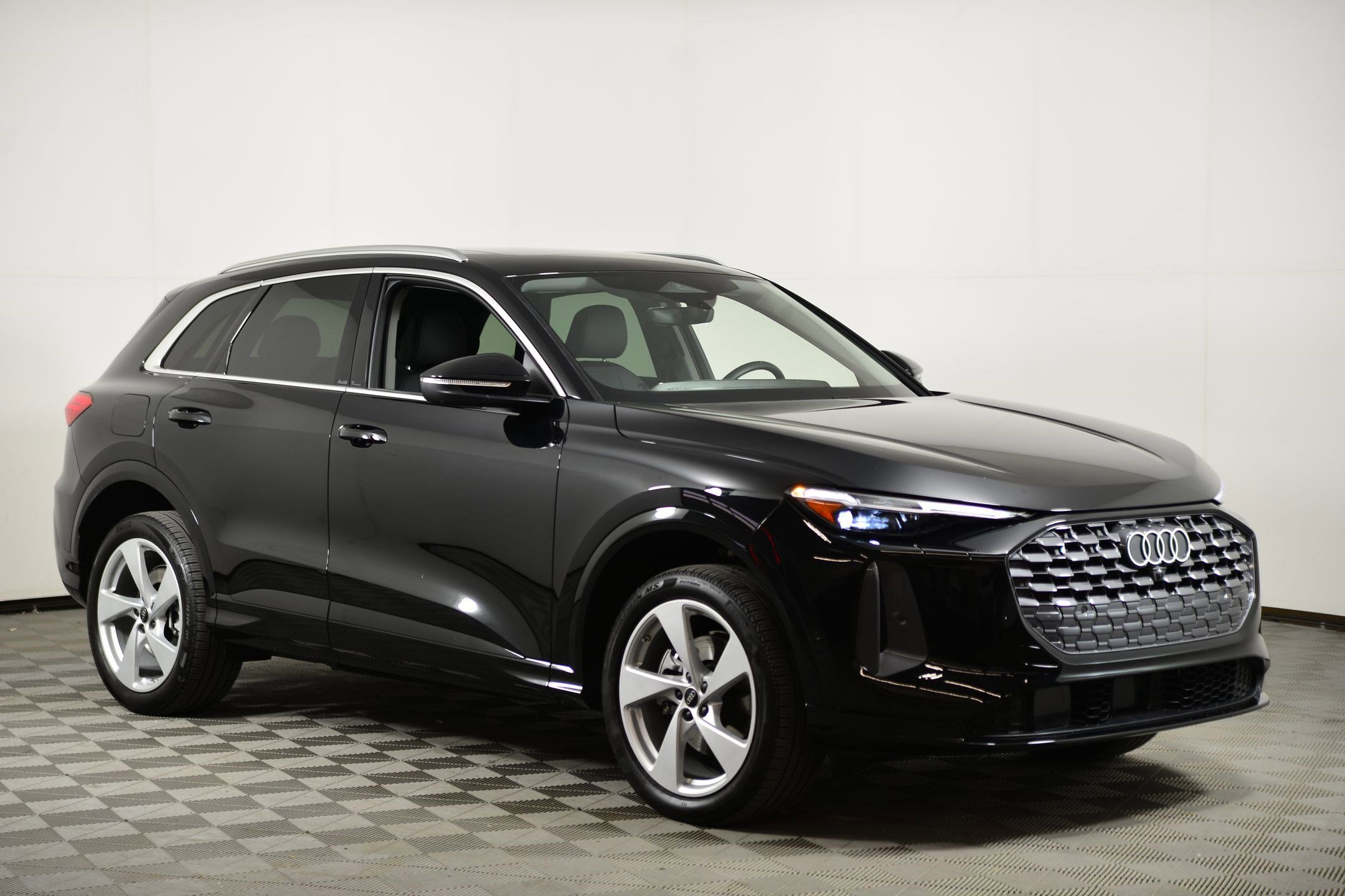 Certified 2025 Audi Q5 Premium Plus w/ Premium Plus image 6