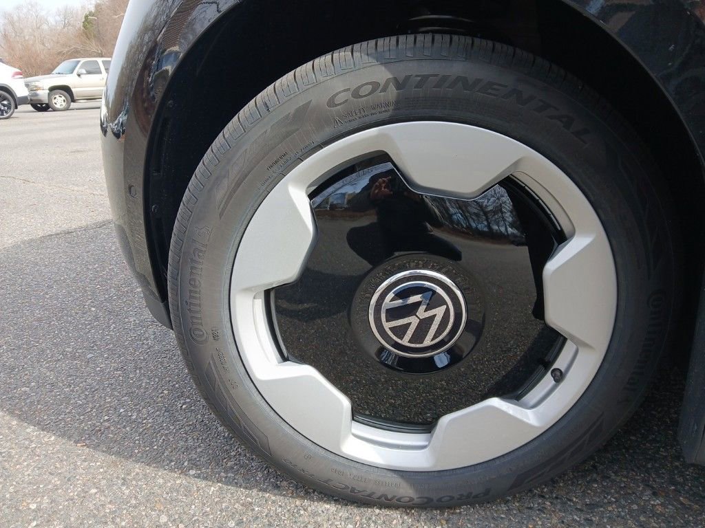 New 2025 Volkswagen ID. Buzz Pro S RWD image 26