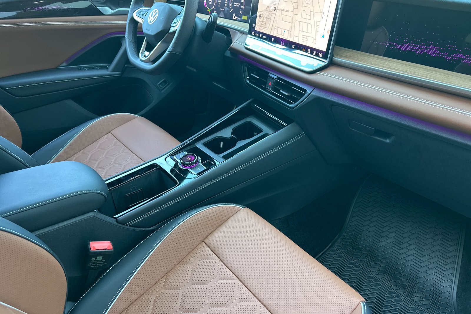 New 2026 Volkswagen Tiguan SEL R-Line AWD/4WD image 16
