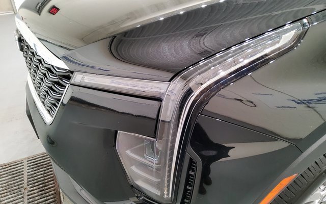 Used 2024 Cadillac XT4 Premium Luxury image 7