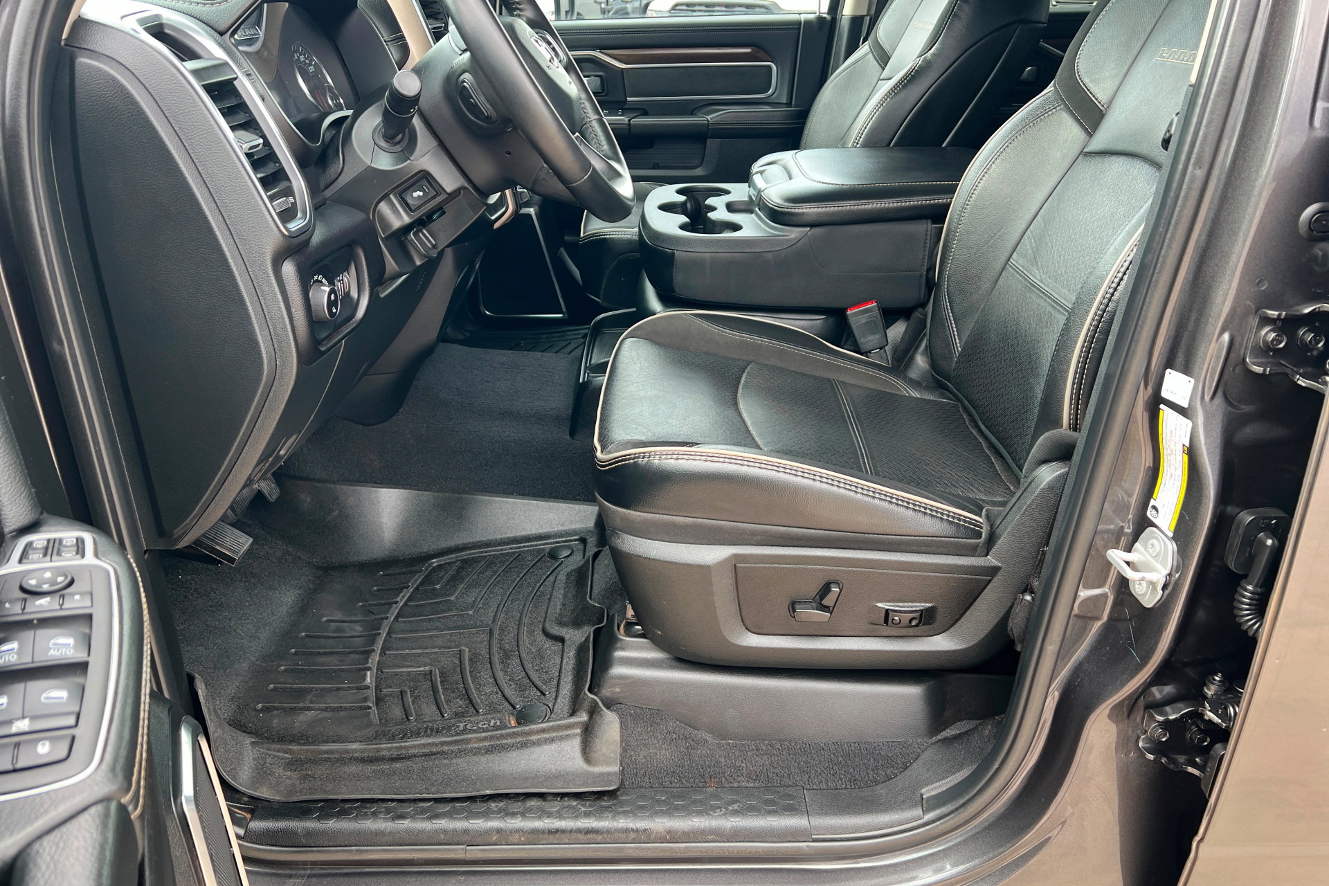 Used 2024 RAM 2500 Laramie w/ Safety Group AWD/4WD image 17