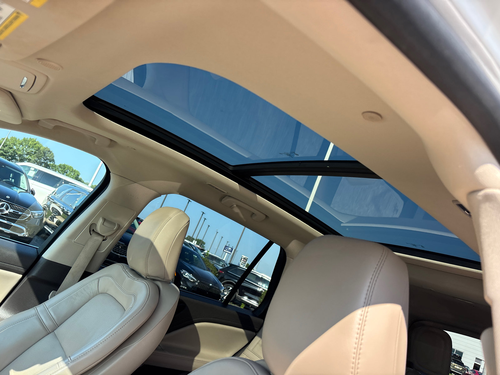 Certified 2022 Lincoln Aviator Reserve w/ Elements Package Plus AWD/4WD image 25