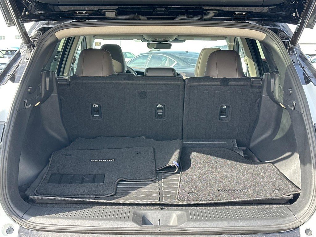 Used 2025 Nissan Murano Platinum image 7