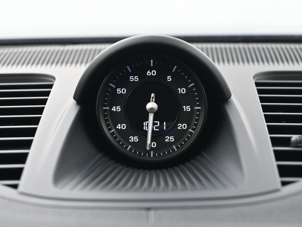 Certified 2025 Porsche Panamera image 21