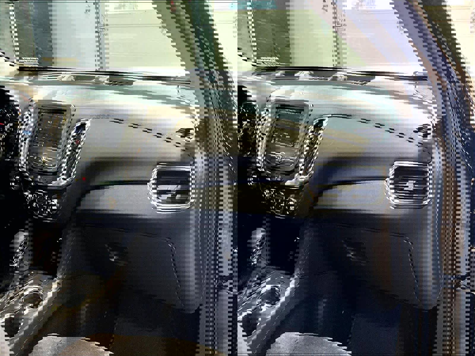 Used 2023 Chevrolet Equinox LT image 13