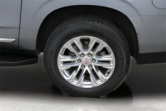 Used 2022 GMC Yukon XL SLT w/ SLT Luxury Package image 8