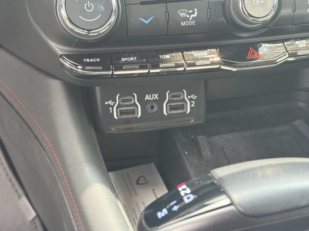 Used 2024 Dodge Durango R/T AWD/4WD image 9