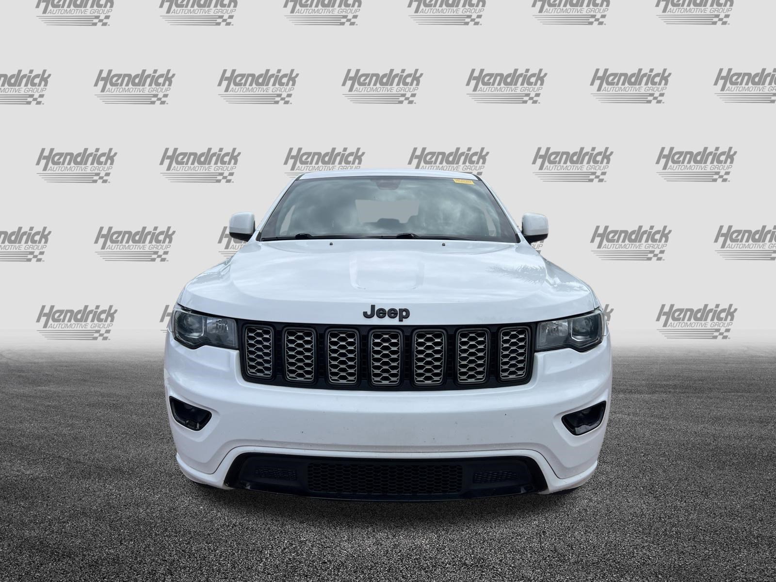 Used 2018 Jeep Grand Cherokee Altitude RWD image 3