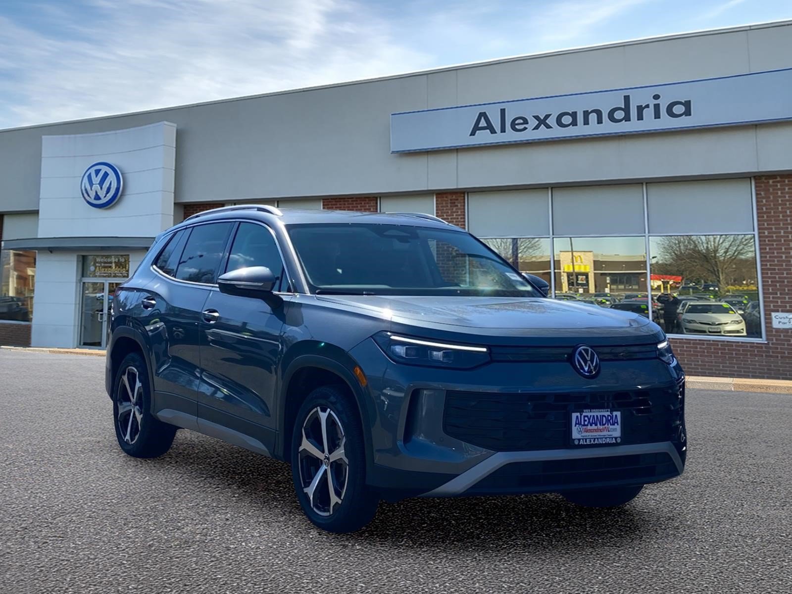 Used 2025 Volkswagen Tiguan SE