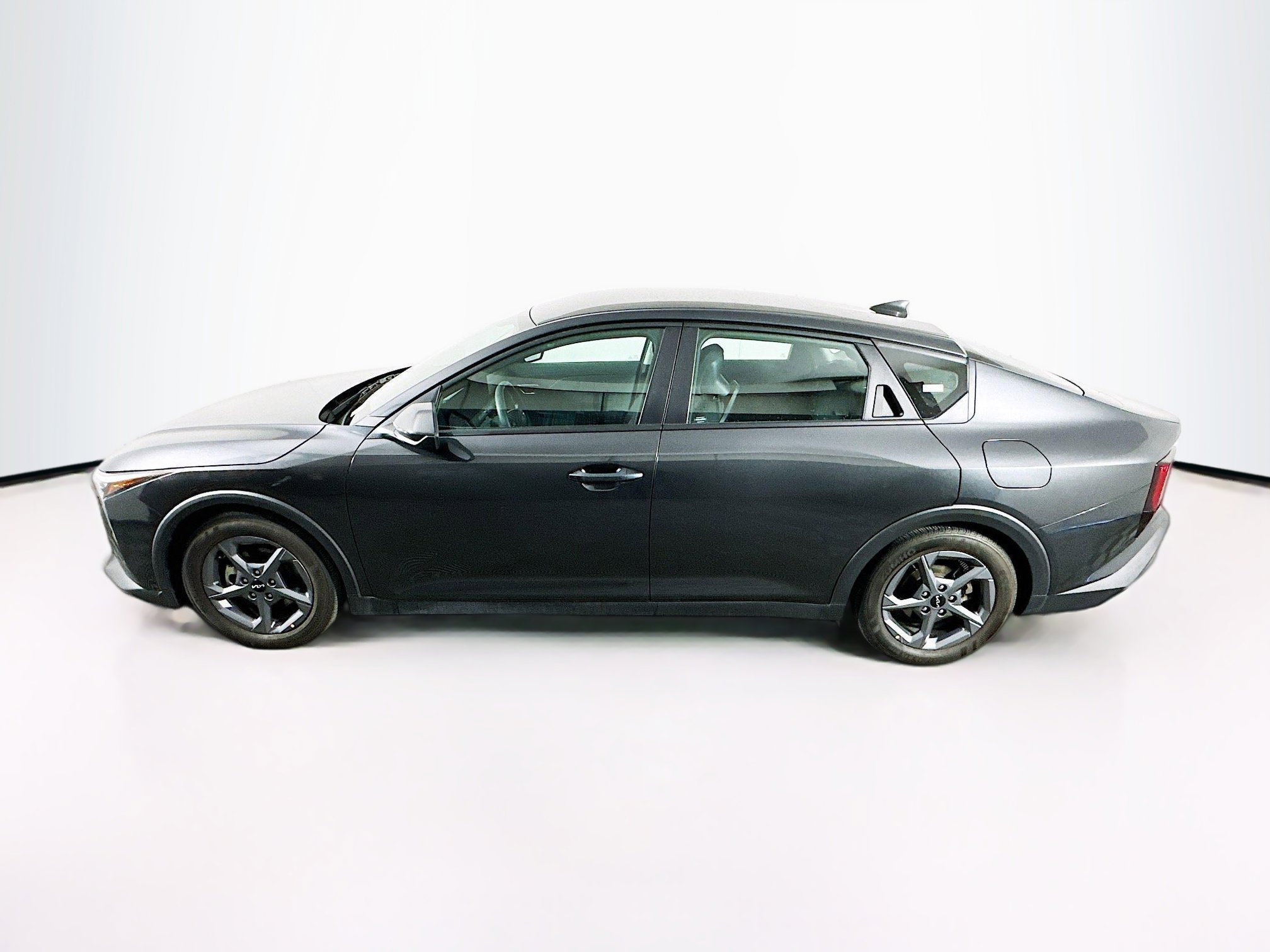 Used 2025 Kia K4 LXS image 4